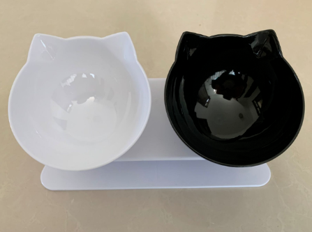 Stylish Cat Ear Pet Bowl: Inclined & Transparent Design