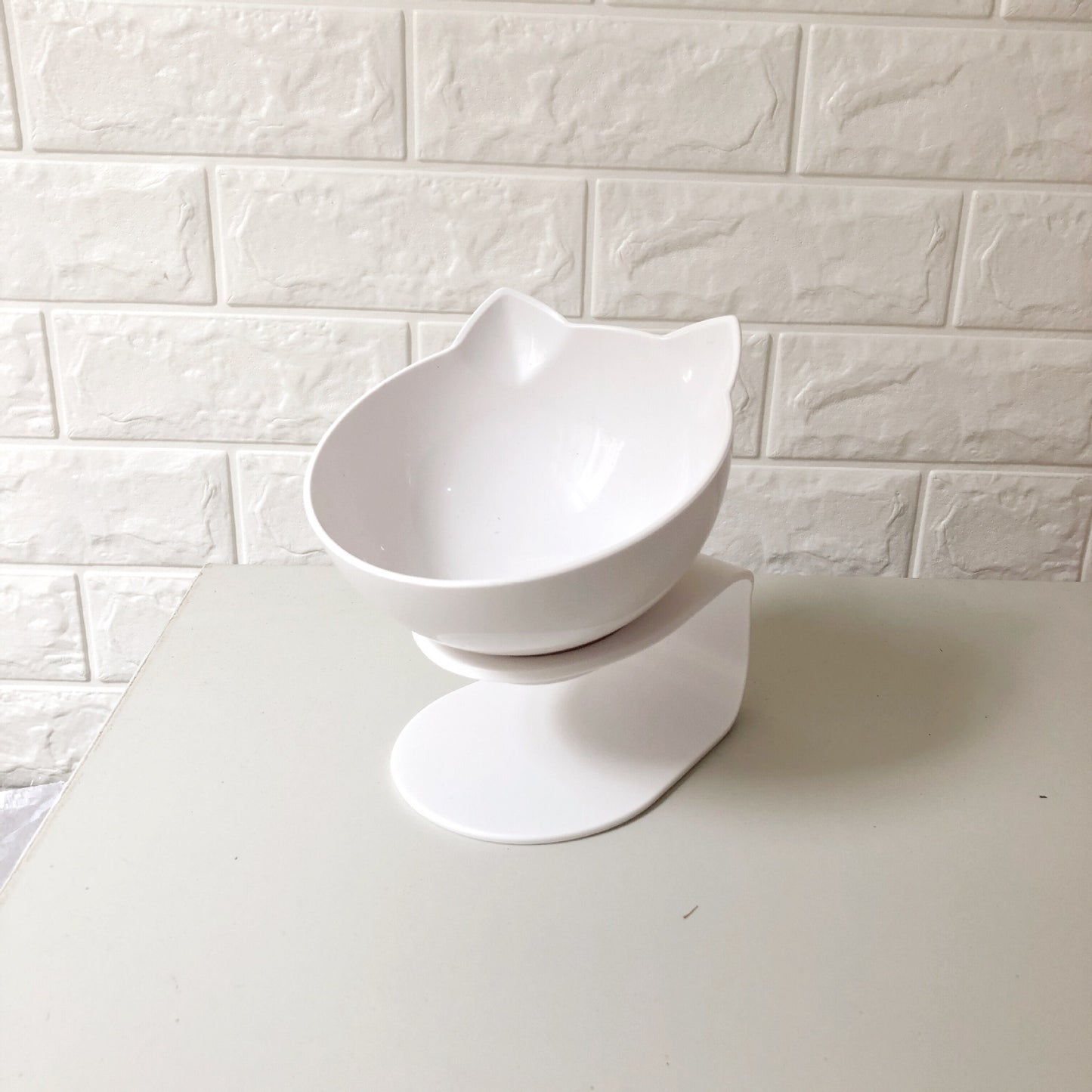 Stylish Cat Ear Pet Bowl: Inclined & Transparent Design